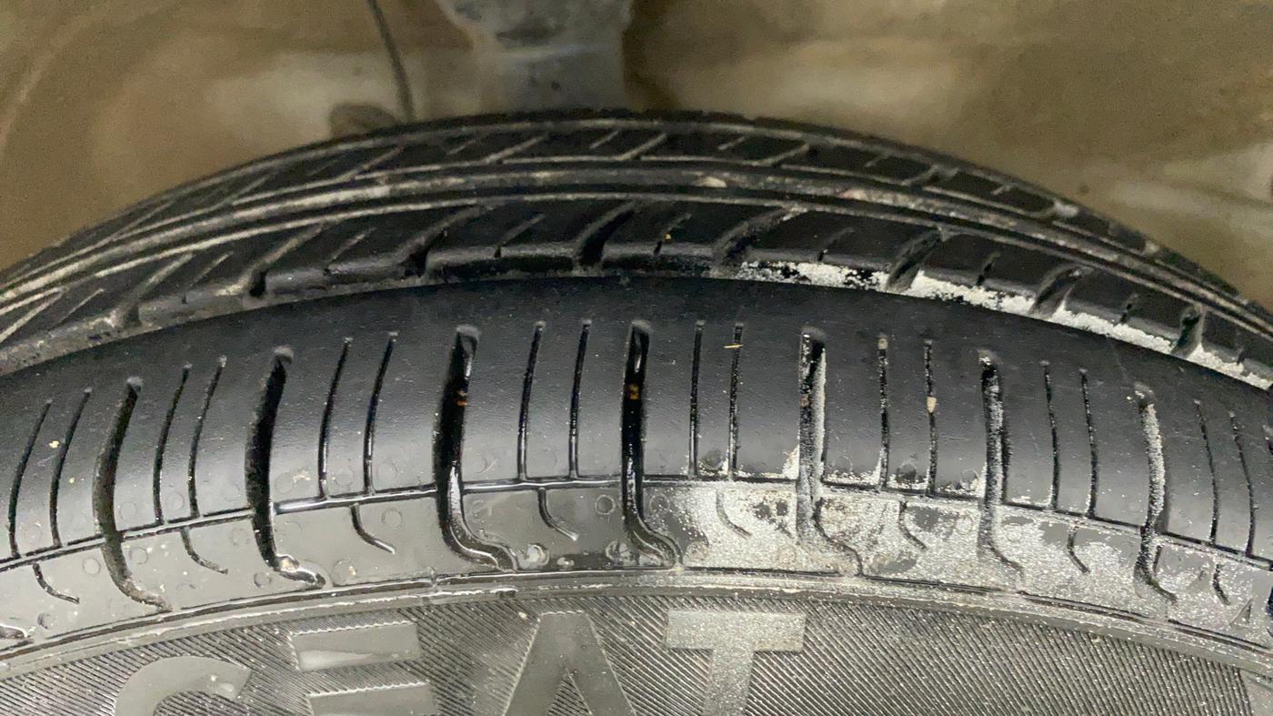 2014 Maruti Wagon R 1.0 LXI, Petrol, Manual, 42,023 km, Right Front Tyre Tread