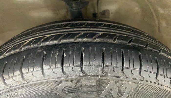 2014 Maruti Wagon R 1.0 LXI, Petrol, Manual, 42,023 km, Left Front Tyre Tread