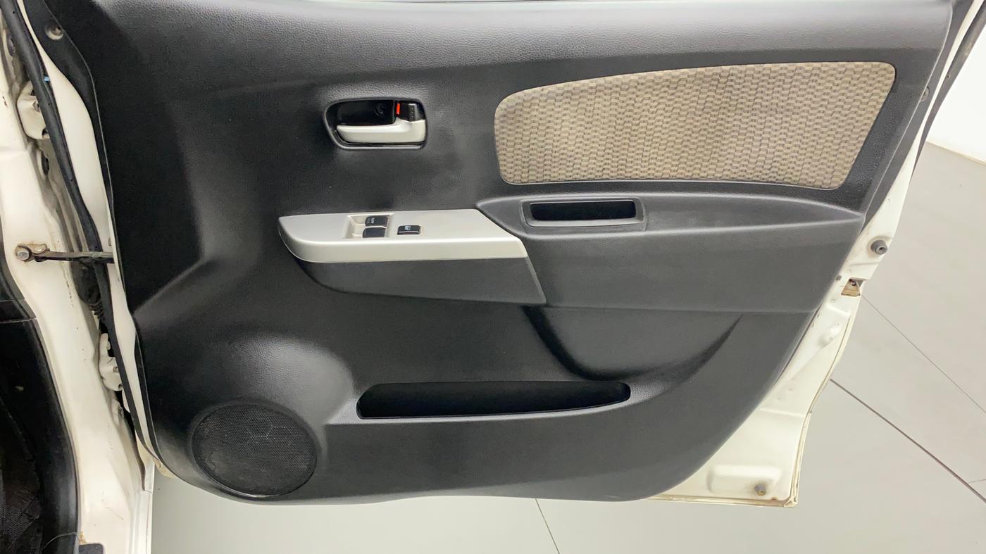 2014 Maruti Wagon R 1.0 LXI, Petrol, Manual, 42,023 km, Driver Side Door Panels Control