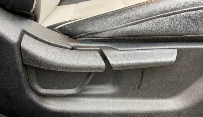 2023 Hyundai NEW I20 ASTA (O) 1.2 MT, Petrol, Manual, 24,380 km, Driver Side Adjustment Panel