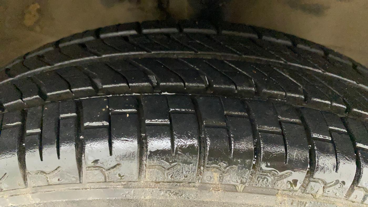 2018 Maruti Wagon R 1.0 LXI CNG, CNG, Manual, 78,510 km, Right Front Tyre Tread