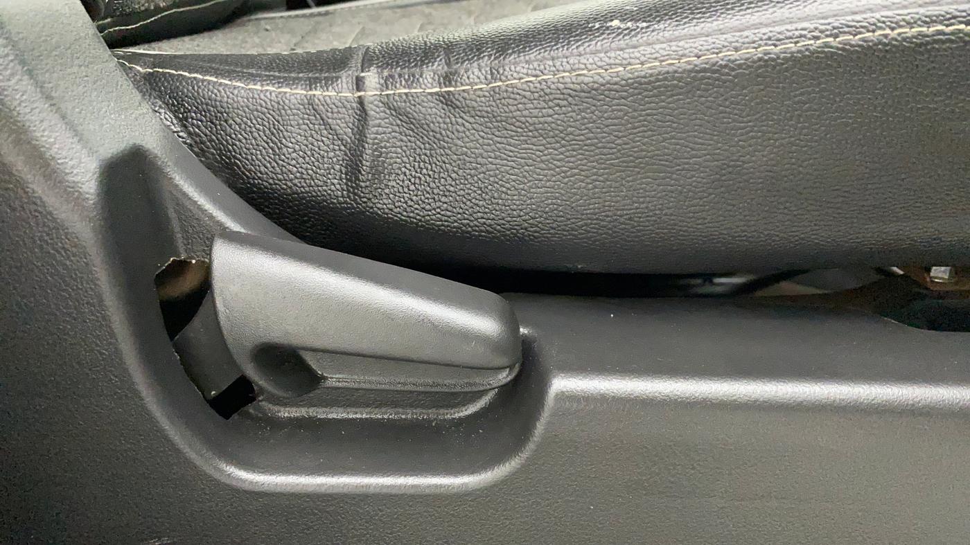 2018 Maruti Wagon R 1.0 LXI CNG, CNG, Manual, 78,510 km, Driver Side Adjustment Panel