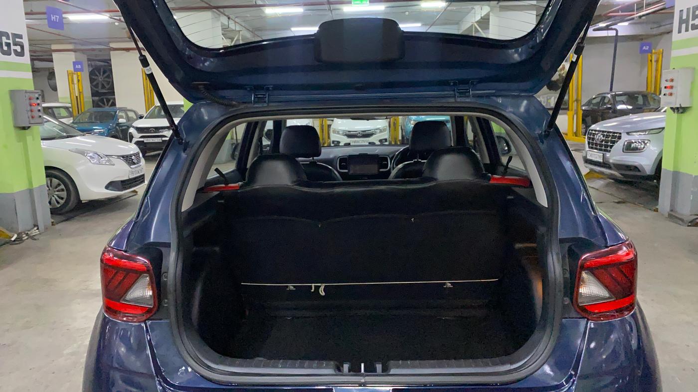 2022 Hyundai VENUE S 1.2, Petrol, Manual, 74,132 km, Boot Inside