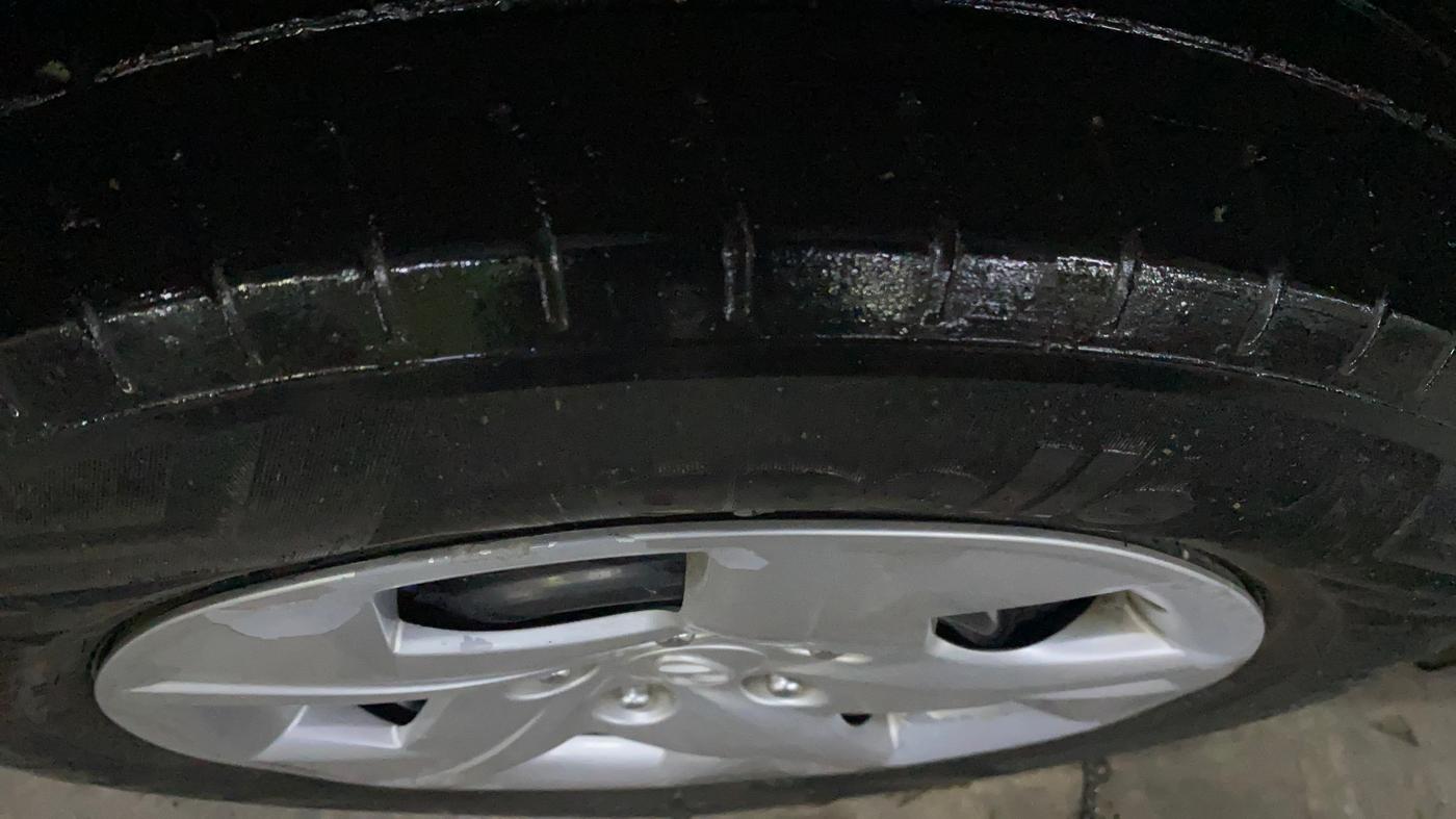 2022 Hyundai VENUE S 1.2, Petrol, Manual, 74,132 km, Left Front Tyre Tread