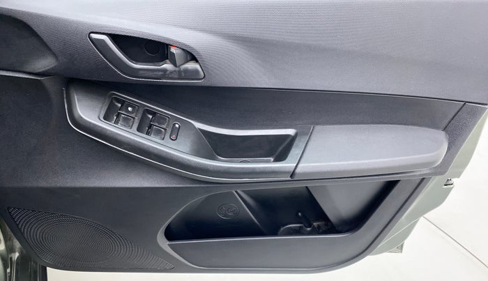 2022 Tata TIAGO NRG PETROL AT, Petrol, Automatic, 9,745 km, Driver Side Door Panels Control