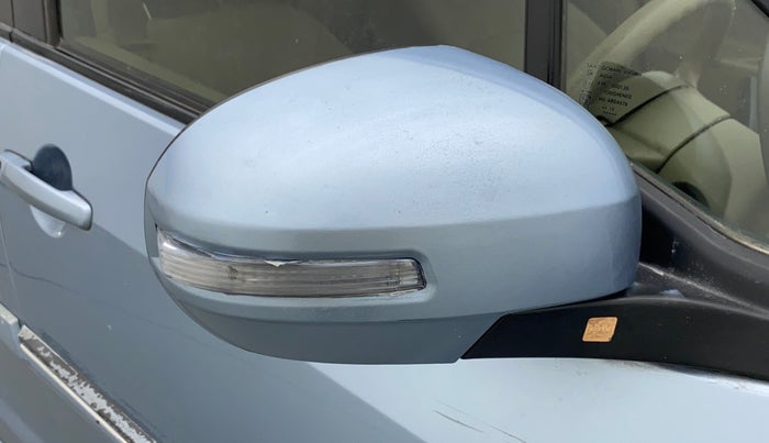 2012 Maruti Ertiga VXI, Petrol, Manual, 69,539 km, Right rear-view mirror - Indicator light not working