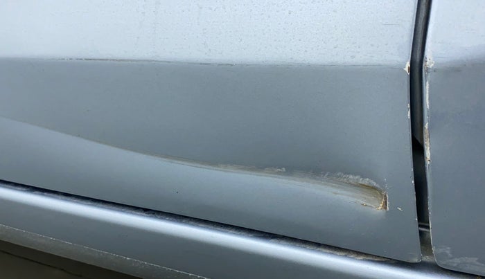 2012 Maruti Ertiga VXI, Petrol, Manual, 69,539 km, Front passenger door - Slightly dented