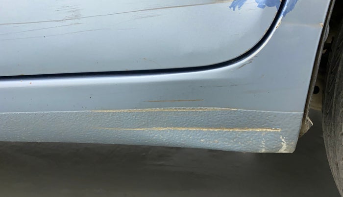 2012 Maruti Ertiga VXI, Petrol, Manual, 69,539 km, Left running board - Slightly dented