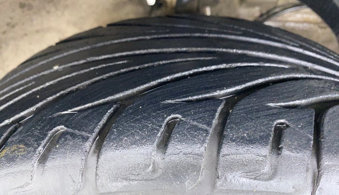 2017 Maruti Dzire ZDI Plus AMT, Diesel, Automatic, 25,315 km, Left Front Tyre Tread