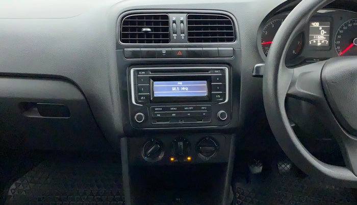 2015 Volkswagen Polo COMFORTLINE 1.2L, Petrol, Manual, 1,11,599 km, Air Conditioner
