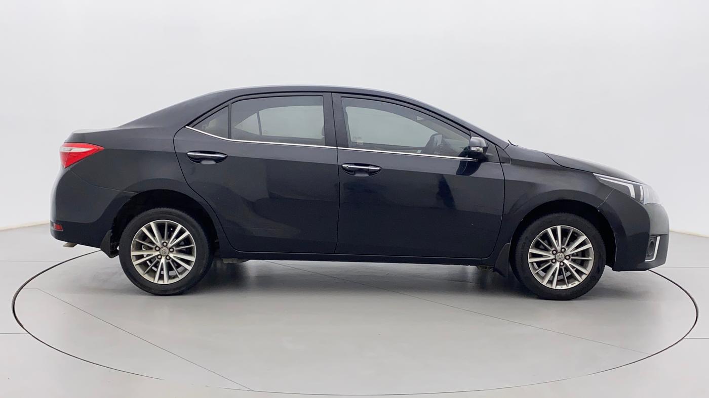 2016 Toyota Corolla Altis GL PETROL, Petrol, Manual, 1,20,226 km, Right Side View