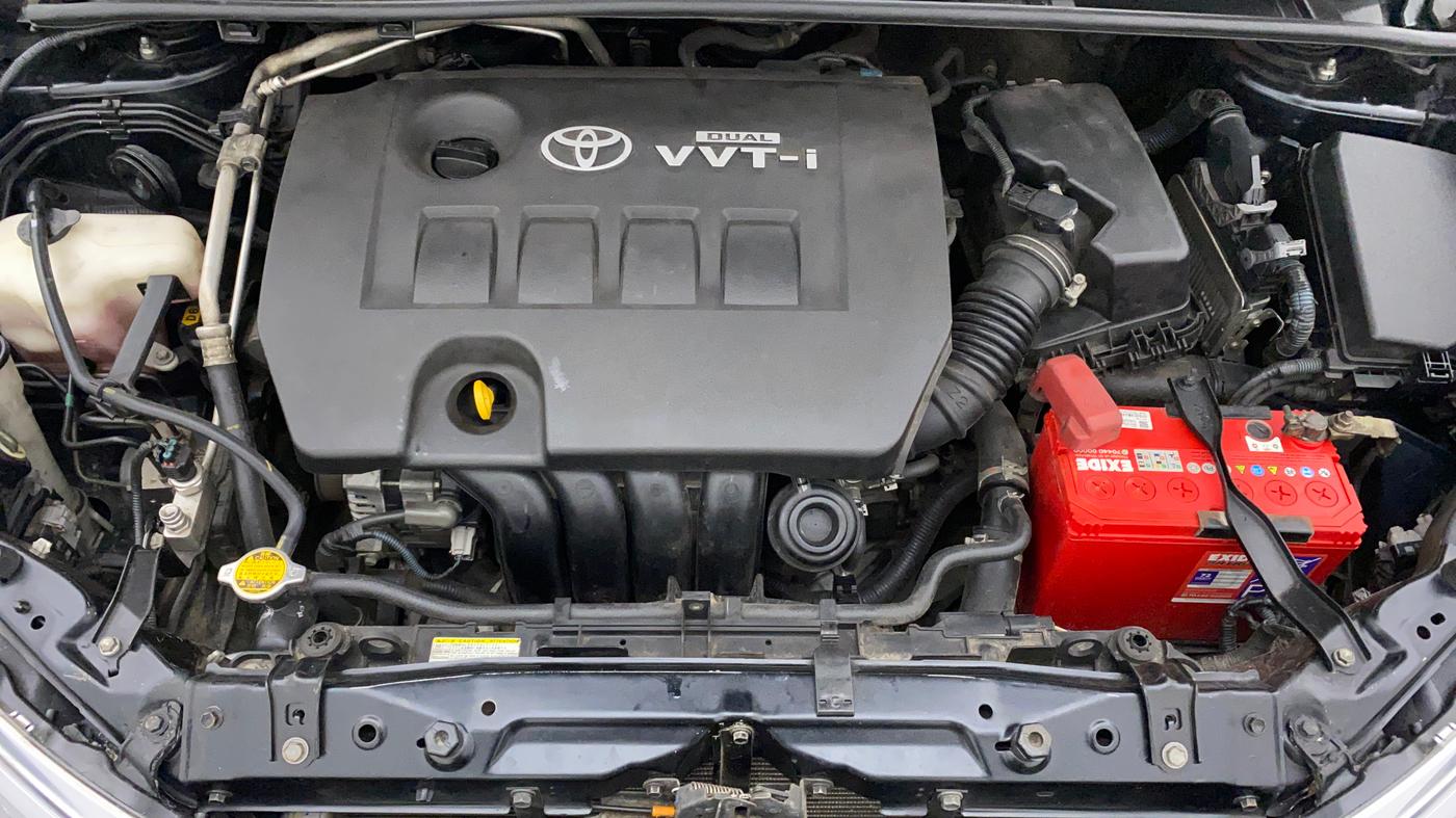 2016 Toyota Corolla Altis GL PETROL, Petrol, Manual, 1,20,226 km, Open Bonet