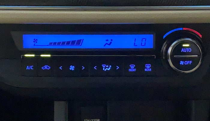 2016 Toyota Corolla Altis GL PETROL, Petrol, Manual, 1,20,226 km, Automatic Climate Control