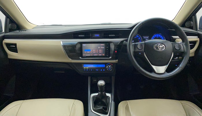 2016 Toyota Corolla Altis GL PETROL, Petrol, Manual, 1,20,226 km, Dashboard