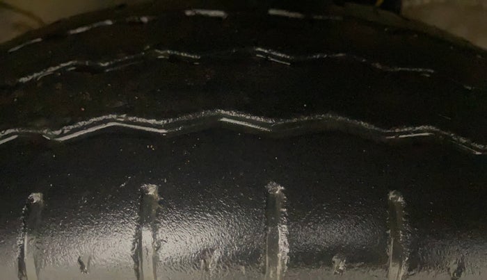 2023 Maruti Eeco 5 STR AC, Petrol, Manual, 23,933 km, Right Front Tyre Tread