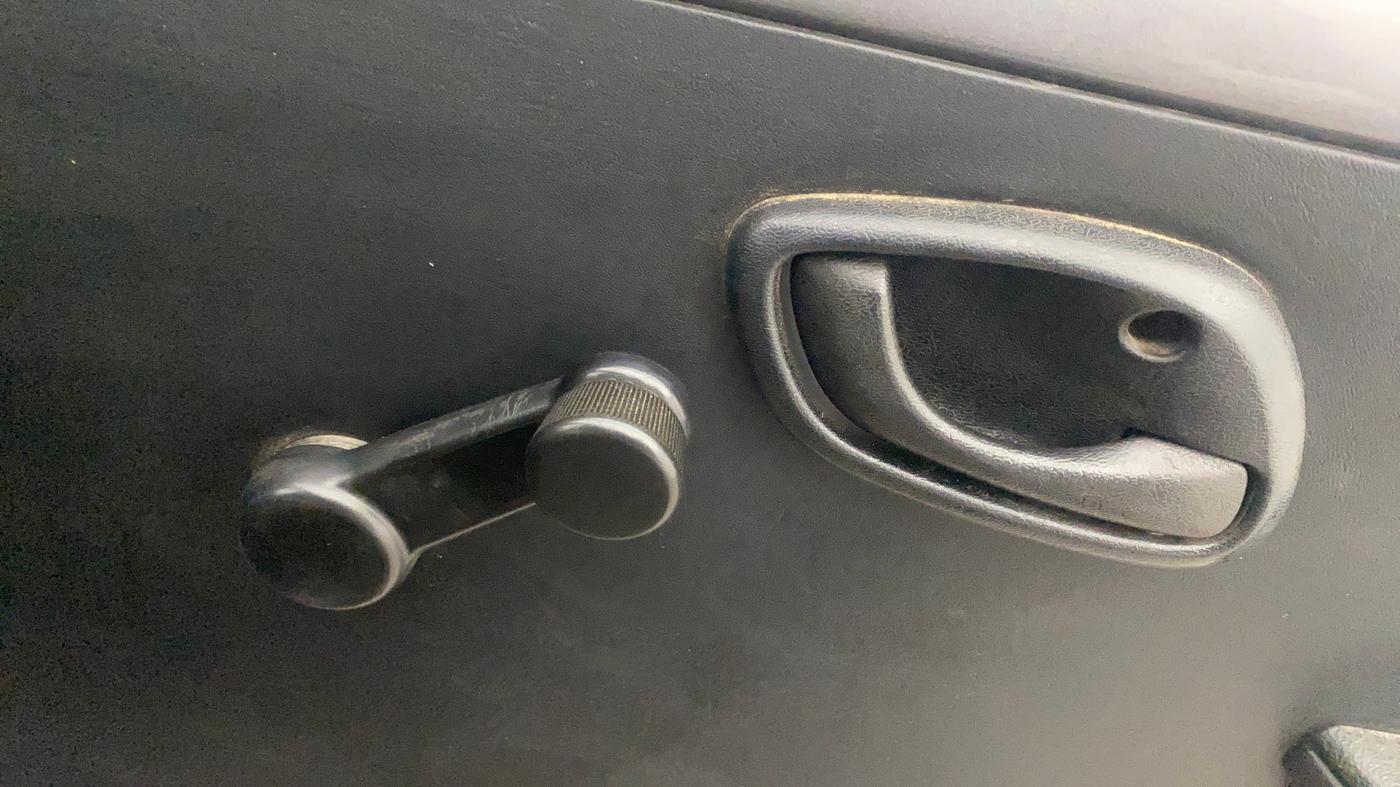 2023 Maruti Eeco 5 STR AC, Petrol, Manual, 23,933 km, Driver Side Door Panels Control