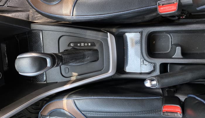 2024 Maruti BREZZA ZXI  AT SMART HYBRID DUAL TONE, Petrol, Automatic, 12,769 km, Gear Lever