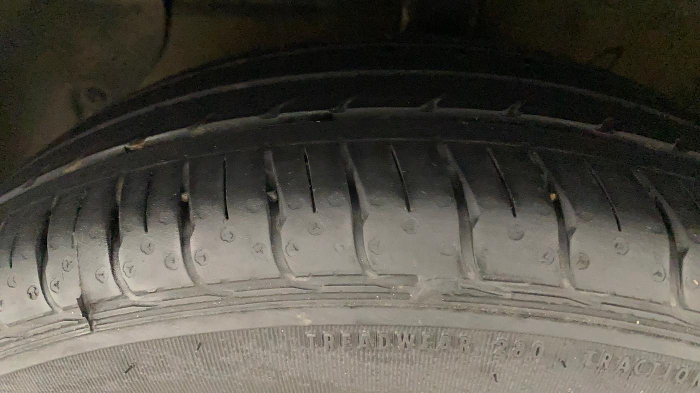 2021 Hyundai GRAND I10 NIOS ASTA AMT 1.2 KAPPA VTVT, Petrol, Automatic, 34,529 km, Left Front Tyre Tread