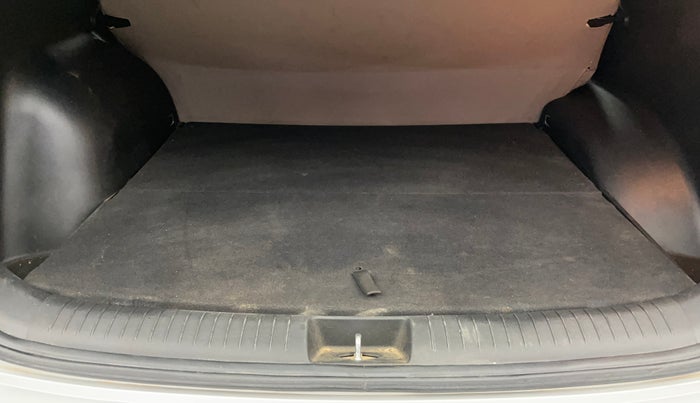 2017 Hyundai Creta SX PLUS 1.6 PETROL, Petrol, Manual, 61,043 km, Boot Inside