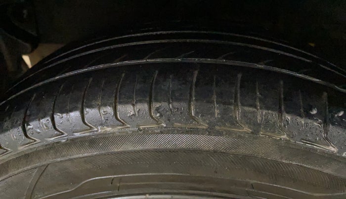 2021 Hyundai GRAND I10 NIOS SPORTZ 1.2 KAPPA VTVT CNG, CNG, Manual, 84,674 km, Right Rear Tyre Tread