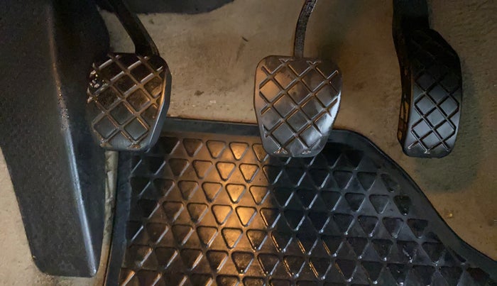 2017 Volkswagen Ameo HIGHLINE1.5L, Diesel, Manual, 80,666 km, Pedals