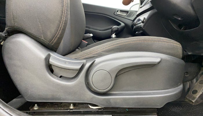 2018 Hyundai i20 Active 1.2 SX, Petrol, Manual, 54,451 km, Driver Side Adjustment Panel