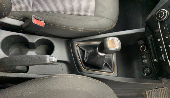 2018 Hyundai i20 Active 1.2 SX, Petrol, Manual, 54,451 km, Gear Lever