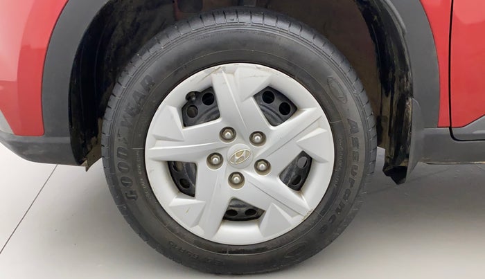 2019 Hyundai VENUE S 1.2, Petrol, Manual, 26,493 km, Left Front Wheel