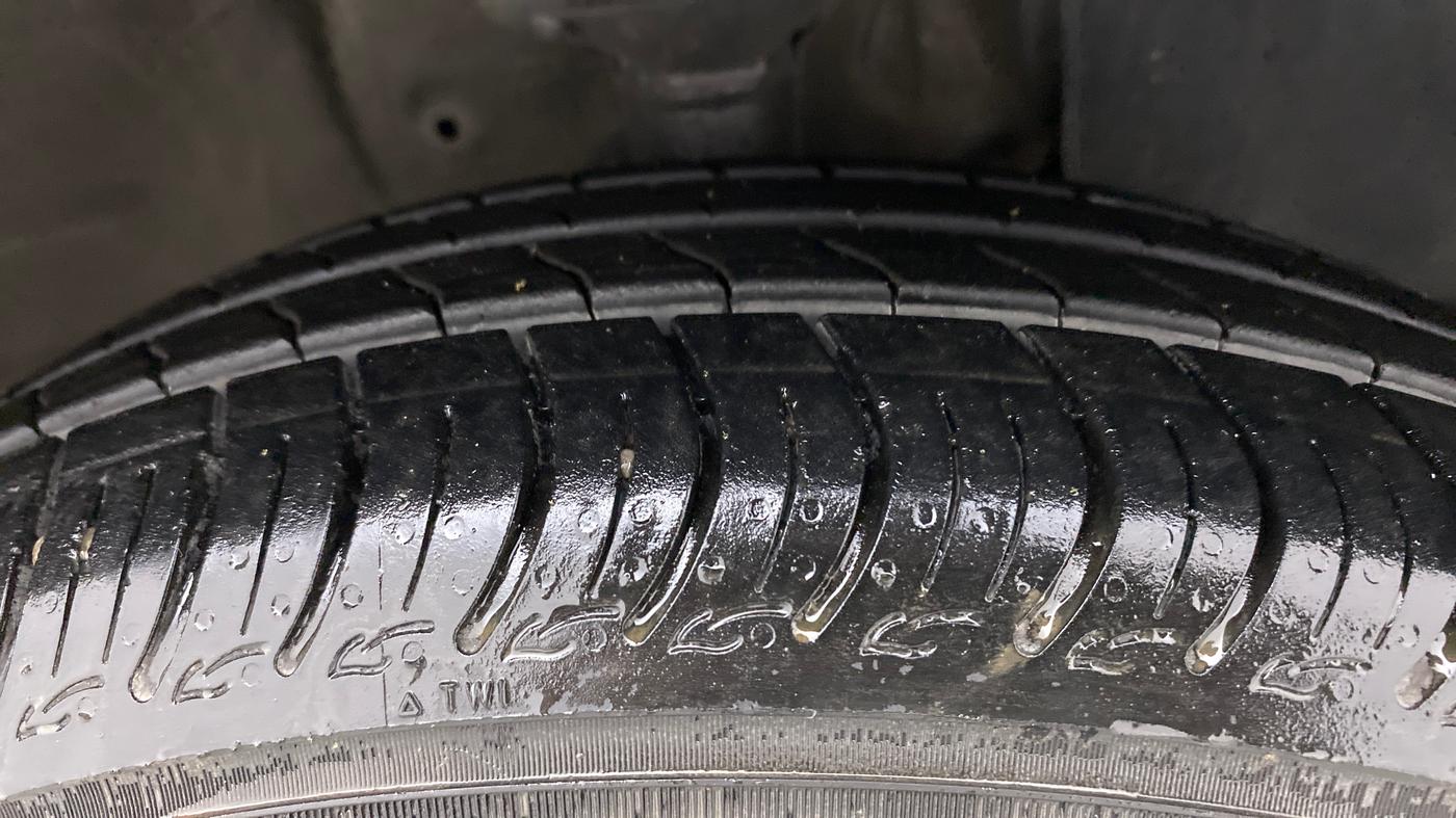 2023 Maruti New Wagon-R VXI 1.0 AMT, Petrol, Automatic, 5,796 km, Right Front Tyre Tread