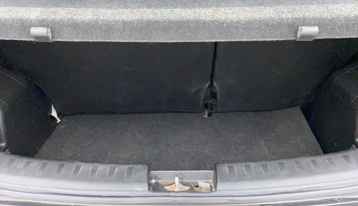 2016 Maruti Swift VXI, Petrol, Manual, 48,491 km, Boot Inside