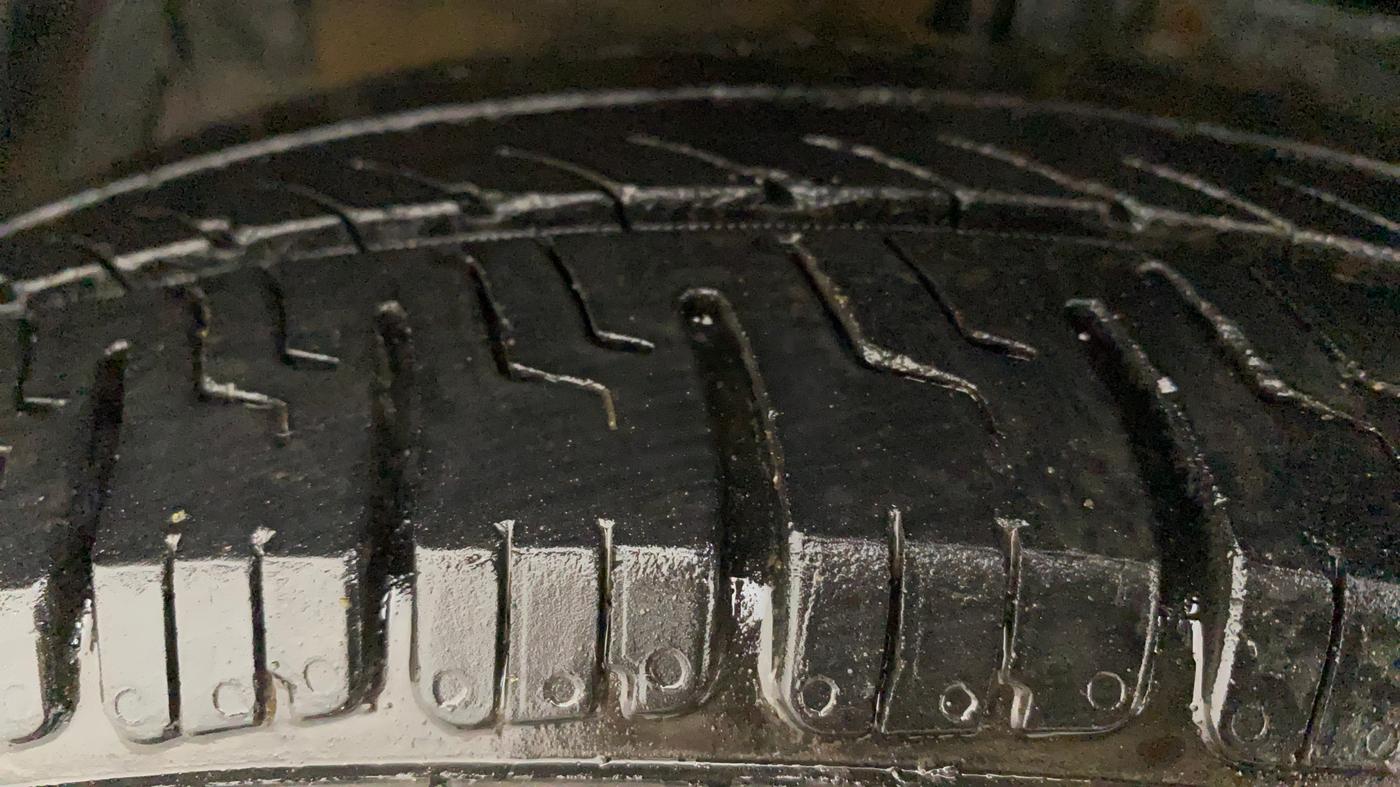 2016 Maruti Swift VXI, Petrol, Manual, 48,491 km, Left Front Tyre Tread