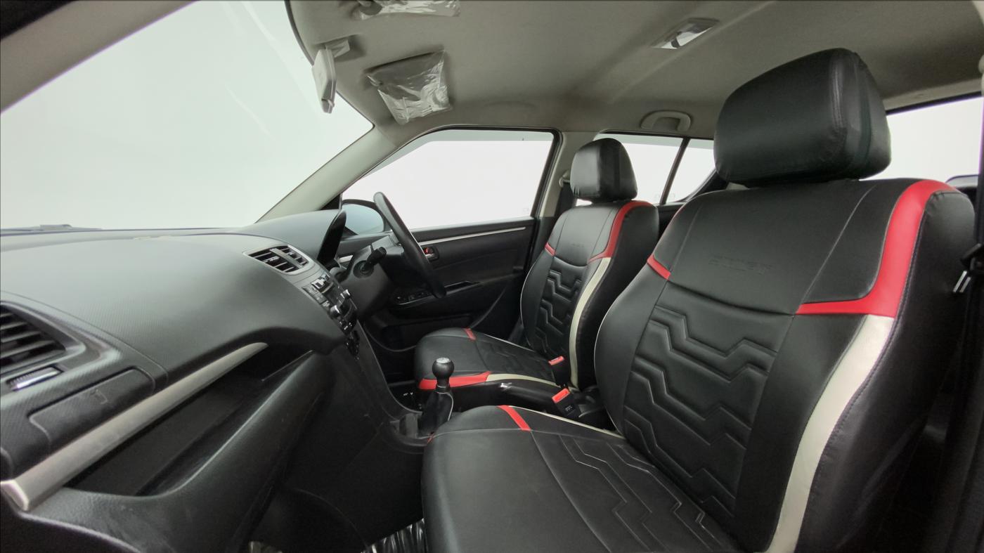 2016 Maruti Swift VXI, Petrol, Manual, 48,491 km, Right Side Front Door Cabin