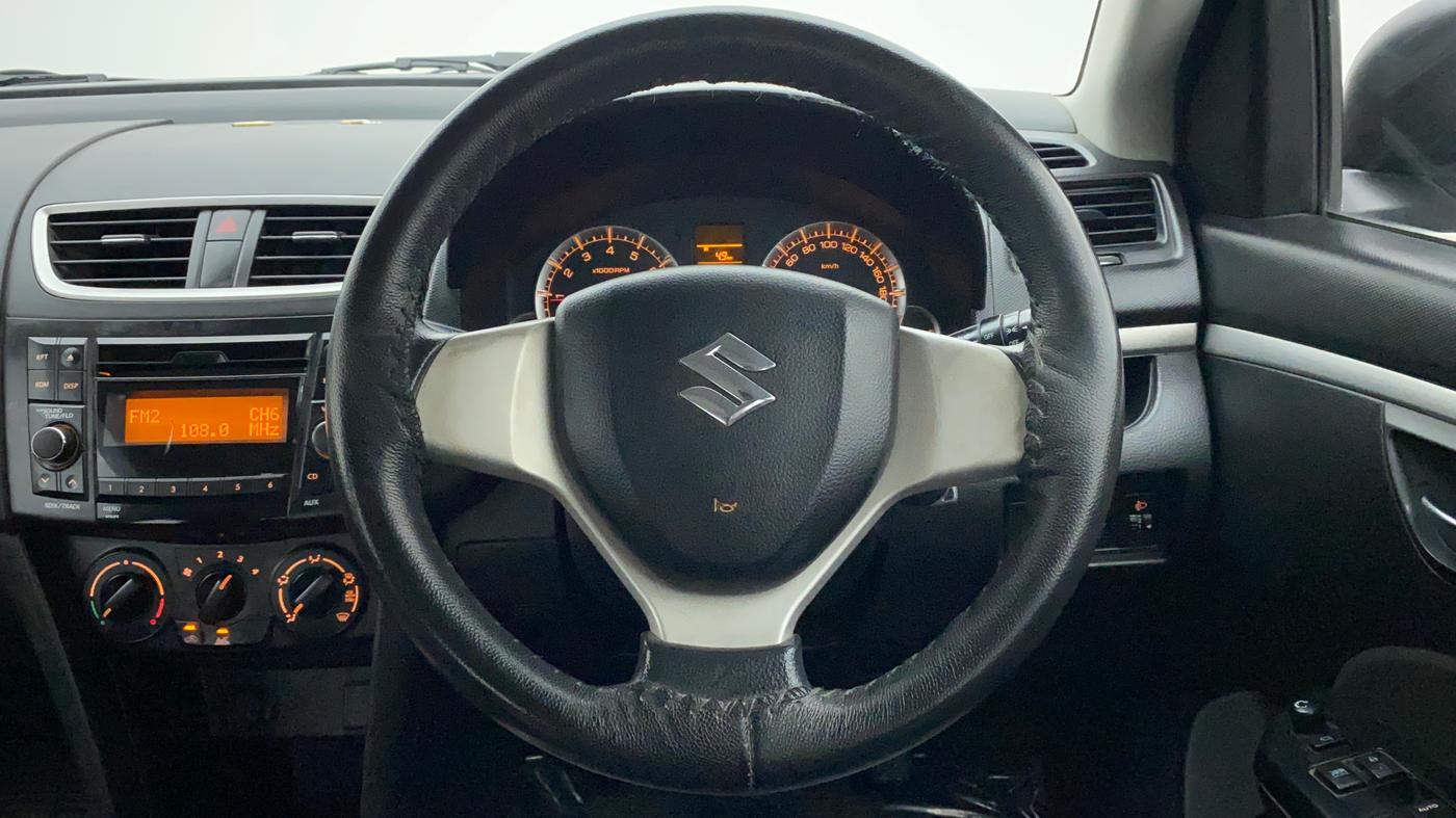 2016 Maruti Swift VXI, Petrol, Manual, 48,491 km, Steering Wheel Close Up