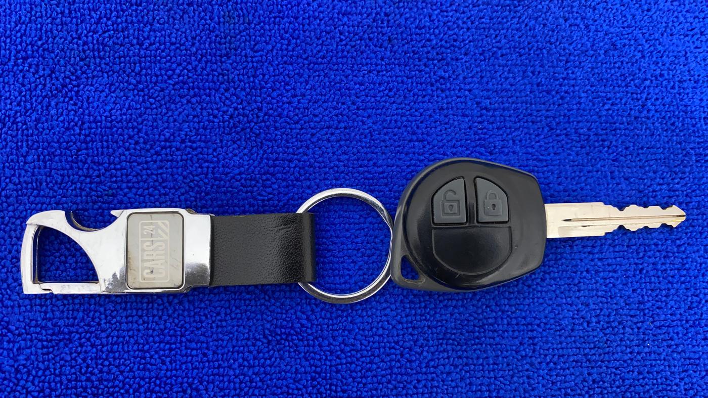 2016 Maruti Swift VXI, Petrol, Manual, 48,491 km, Key Close Up