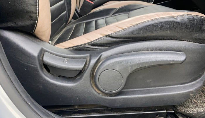 2019 Hyundai Elite i20 SPORTZ PLUS  1.2 CVT, Petrol, Automatic, 51,274 km, Driver Side Adjustment Panel