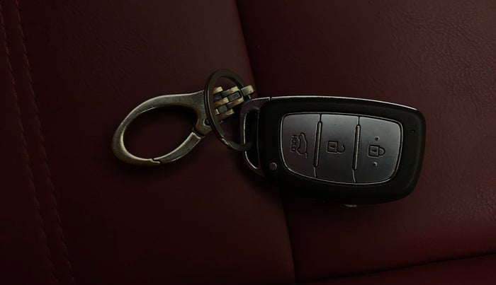 2021 Hyundai VENUE SX 1.5 (O) EXECUTIVE CRDI, Diesel, Manual, 73,651 km, Key Close Up