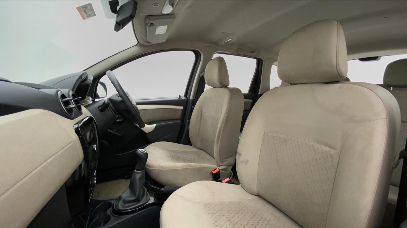2014 Renault Duster RXL PETROL 104, Petrol, Manual, 98,676 km, Right Side Front Door Cabin