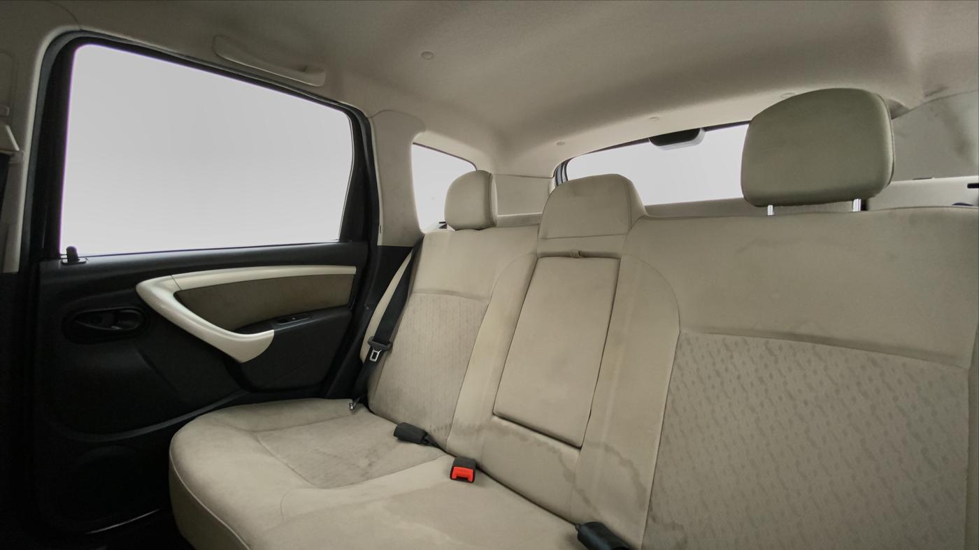 2014 Renault Duster RXL PETROL 104, Petrol, Manual, 98,676 km, Right Side Rear Door Cabin