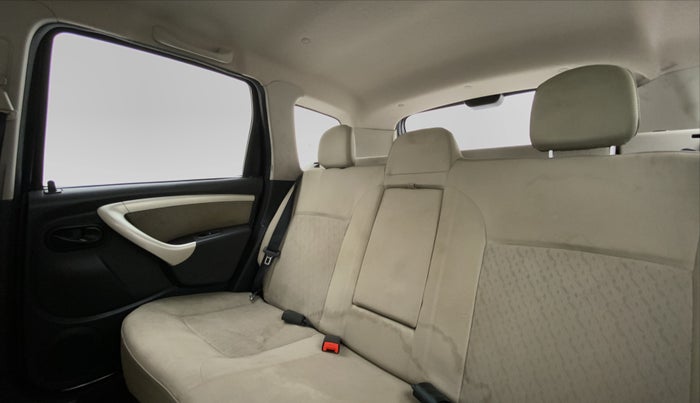 2014 Renault Duster RXL PETROL 104, Petrol, Manual, 98,676 km, Right Side Rear Door Cabin