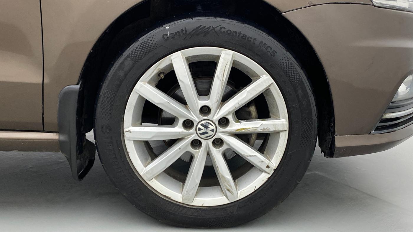 2017 Volkswagen Ameo HIGHLINE PLUS 1.5L AT 16 ALLOY, Diesel, Automatic, 60,793 km, Right Front Wheel