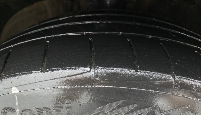 2017 Volkswagen Ameo HIGHLINE PLUS 1.5L AT 16 ALLOY, Diesel, Automatic, 60,793 km, Right Front Tyre Tread