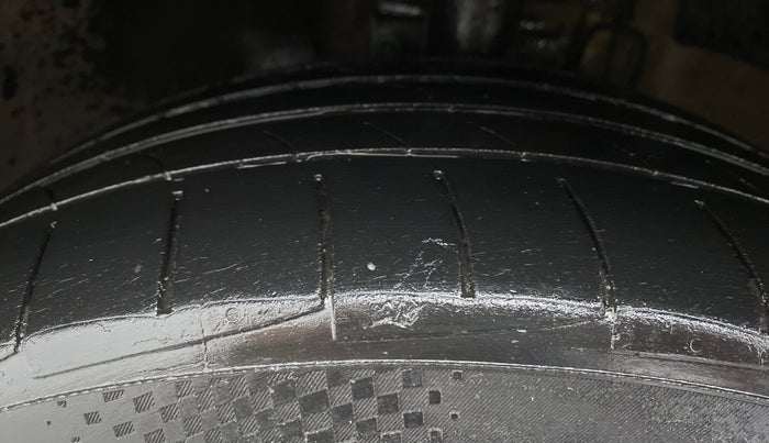 2017 Volkswagen Ameo HIGHLINE PLUS 1.5L AT 16 ALLOY, Diesel, Automatic, 60,793 km, Left Front Tyre Tread