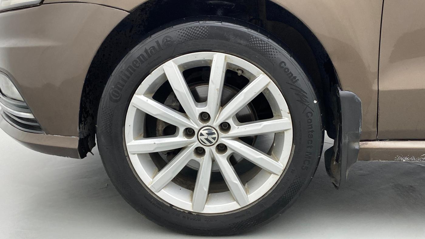 2017 Volkswagen Ameo HIGHLINE PLUS 1.5L AT 16 ALLOY, Diesel, Automatic, 60,793 km, Left Front Wheel