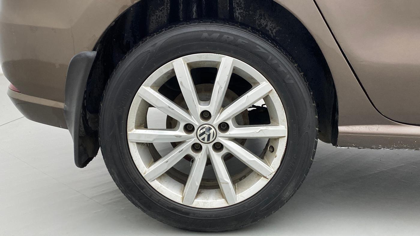 2017 Volkswagen Ameo HIGHLINE PLUS 1.5L AT 16 ALLOY, Diesel, Automatic, 60,793 km, Right Rear Wheel
