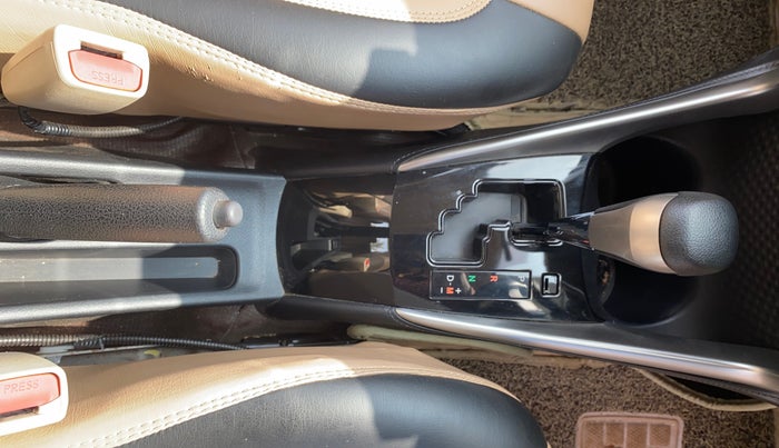 2021 Toyota YARIS G CVT, Petrol, Automatic, 16,272 km, Gear Lever