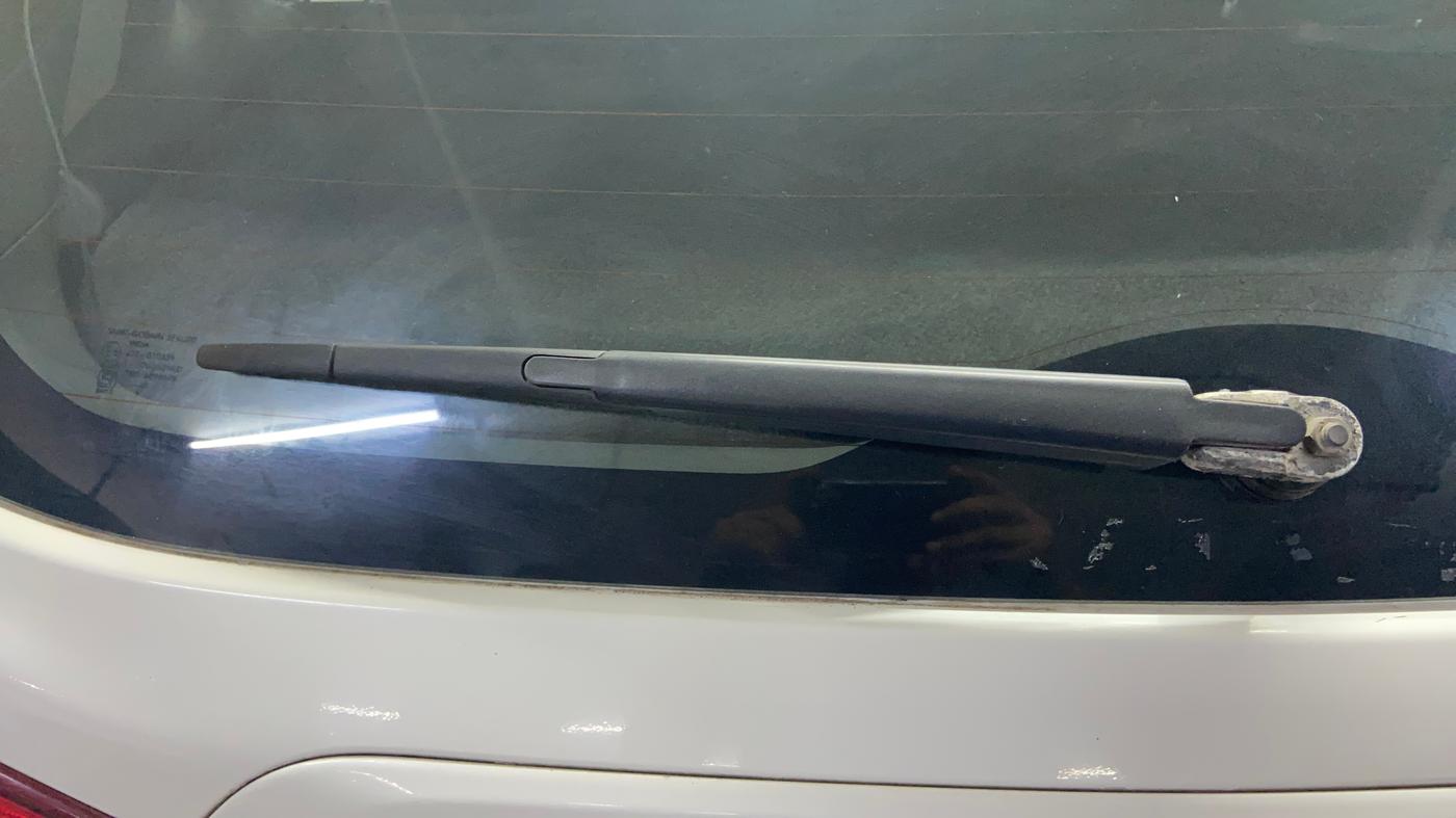 2015 Maruti S Cross ZETA 1.6, Diesel, Manual, 1,23,328 km, Rear Wiper