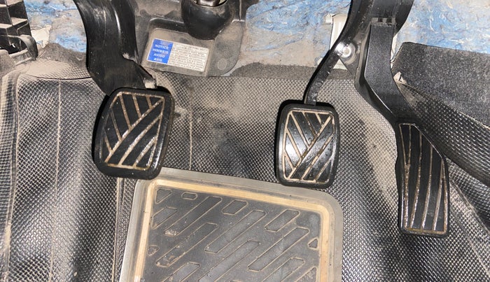 2015 Maruti S Cross ZETA 1.6, Diesel, Manual, 1,23,303 km, Pedals