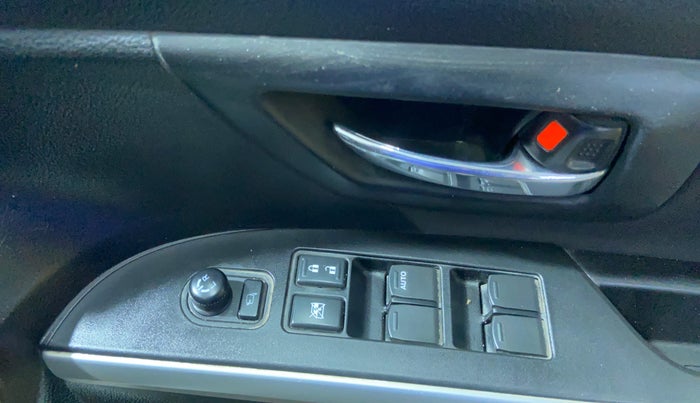 2015 Maruti S Cross ZETA 1.6, Diesel, Manual, 1,23,303 km, Driver Side Door Panels Control