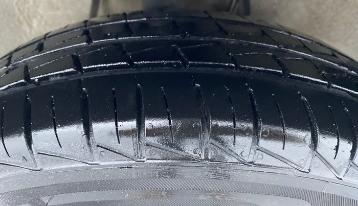 2019 Maruti Alto LXI, Petrol, Manual, 15,270 km, Right Front Tyre Tread