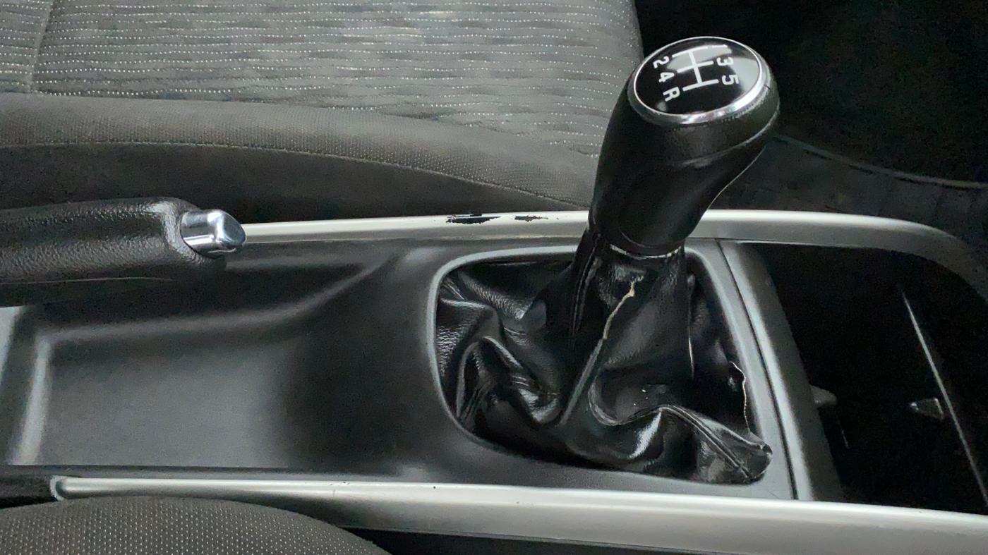 2018 Maruti Baleno DELTA PETROL 1.2, Petrol, Manual, 1,17,495 km, Gear Lever